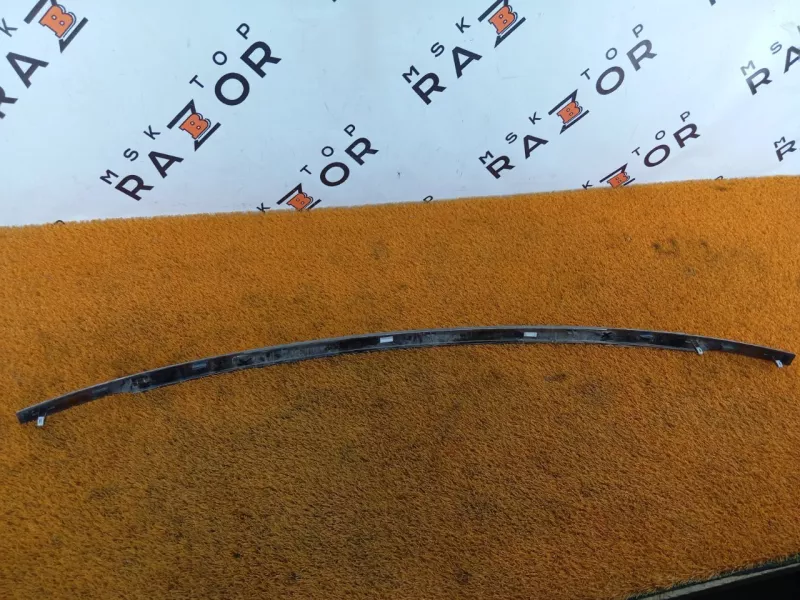 Молдинг крышки багажника