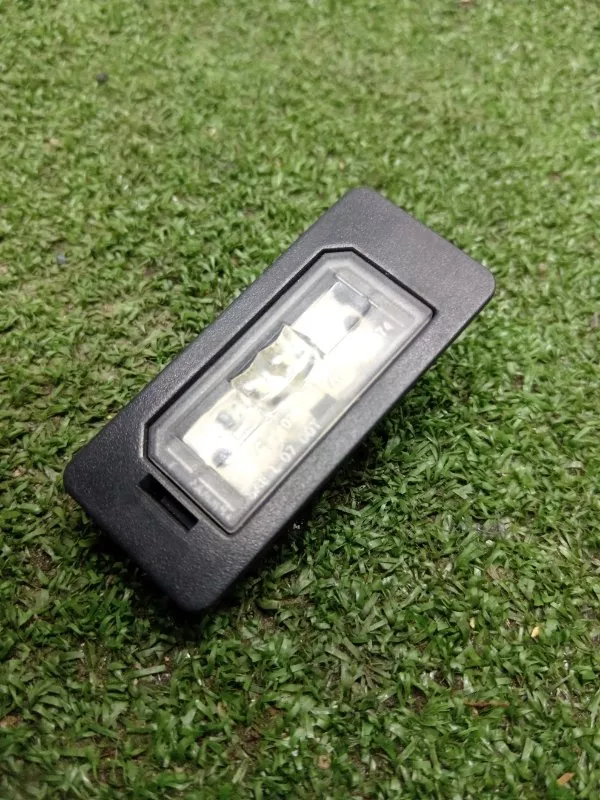 Плафон подсветки багажника