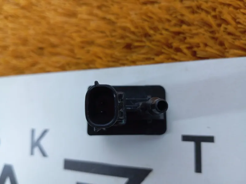 Форсунка стеклоомывателя