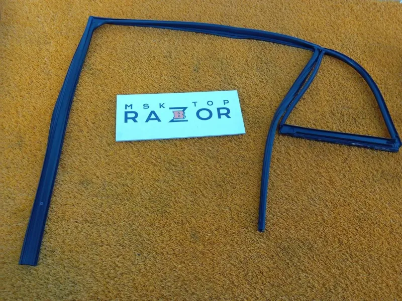 Уплотнитель стекла двери