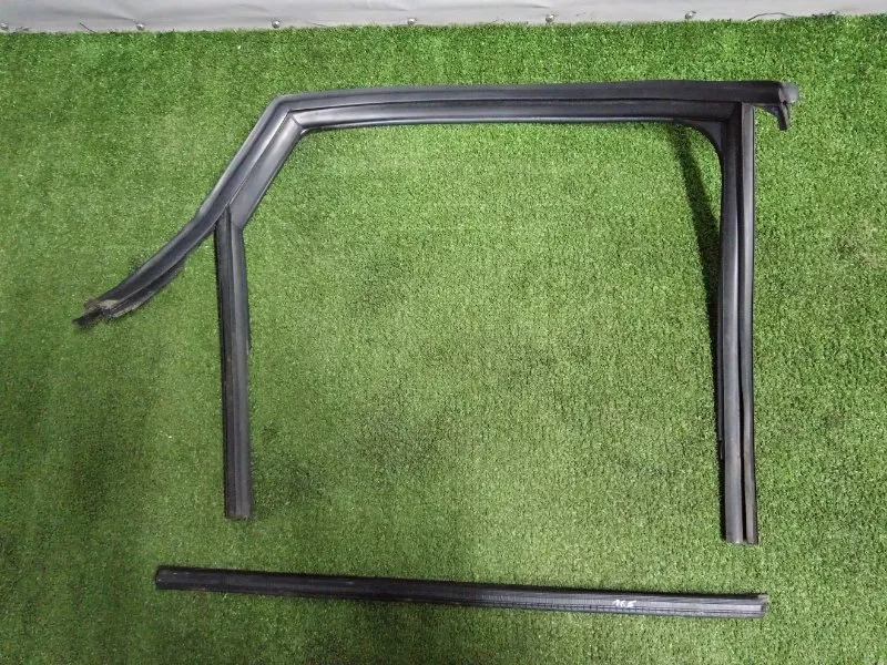 Уплотнитель стекла двери