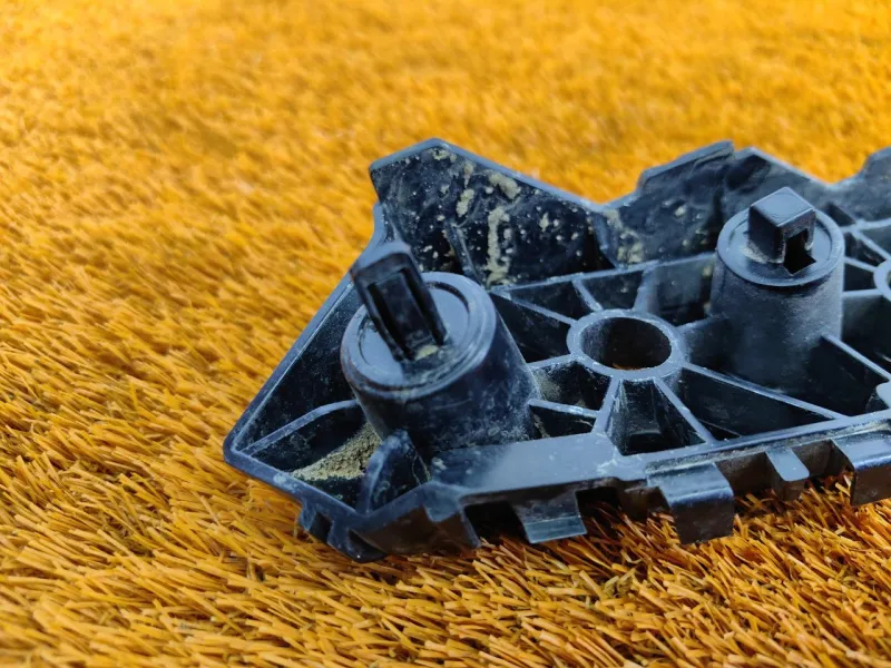 Кронштейн бампера