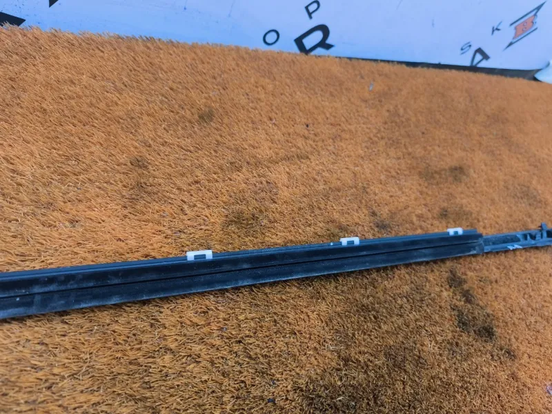 Молдинг стекла