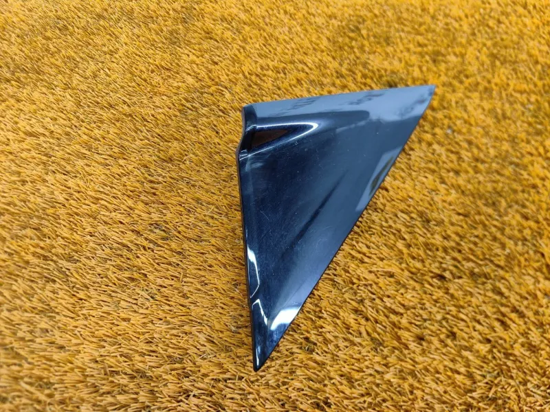 Уголок двери