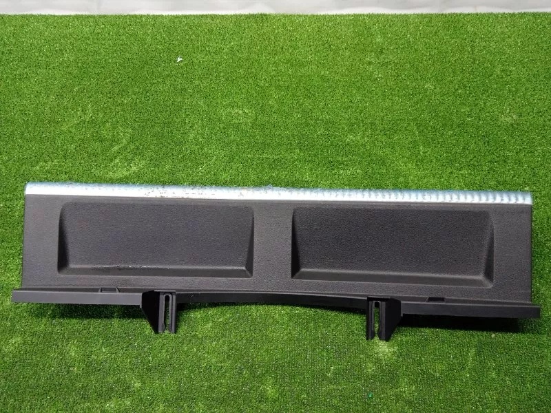 Накладка замка багажника