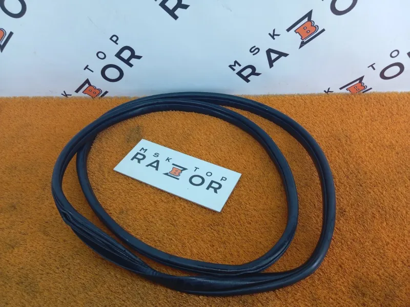 Уплотнитель проема двери