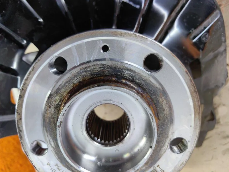 Кулак поворотный