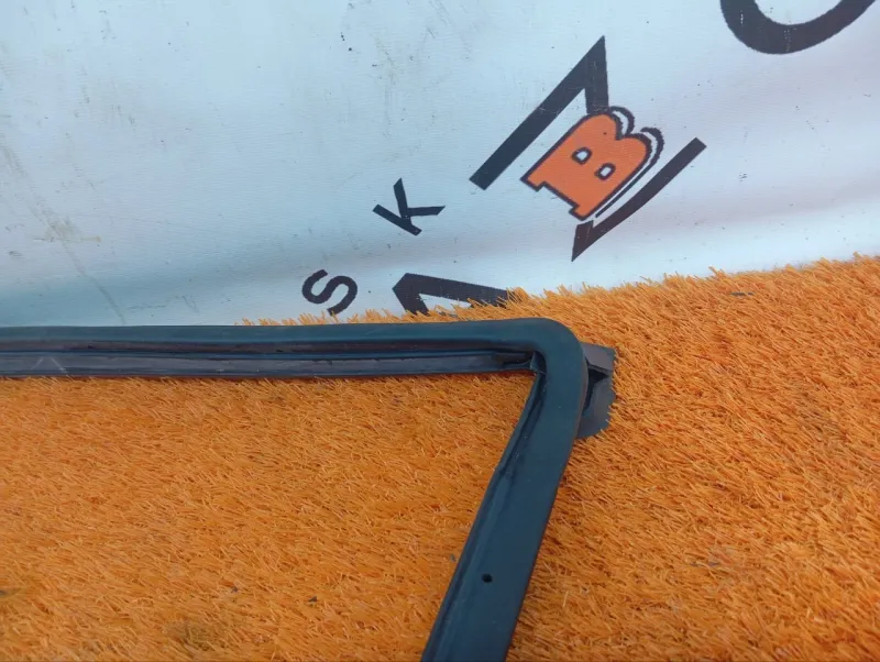 Уплотнитель двери