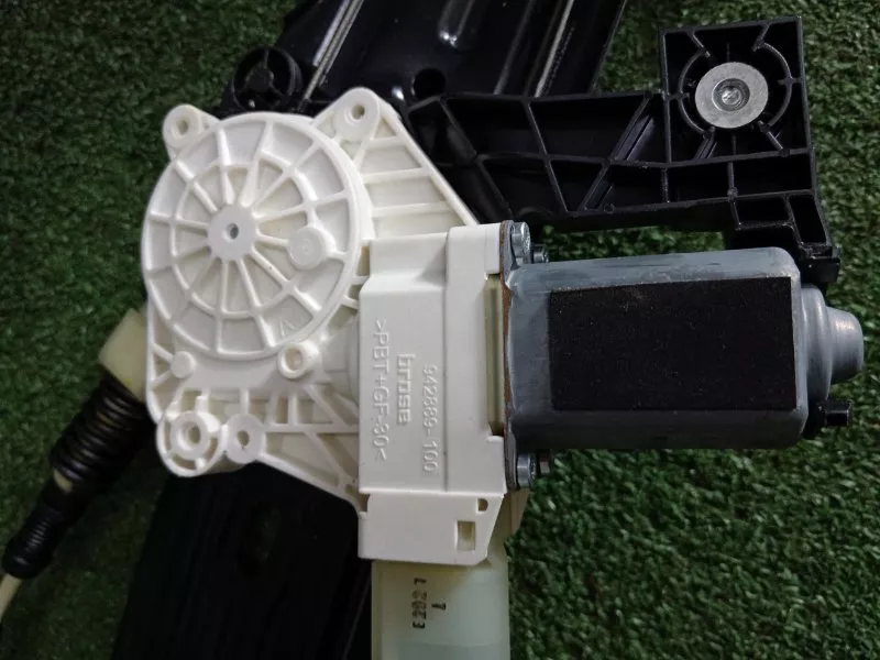 Стеклоподъемник BMW 5-Series 2011 51357182614 F10, задний правый