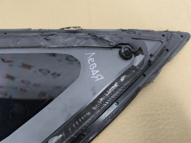 Форточка задняя