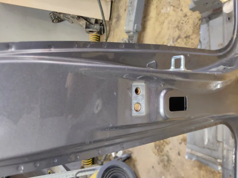 Порог с центральной стойкой Chery Tiggo 4 PRO 2023 502000843AAADYJ SQRE4G15C, правый