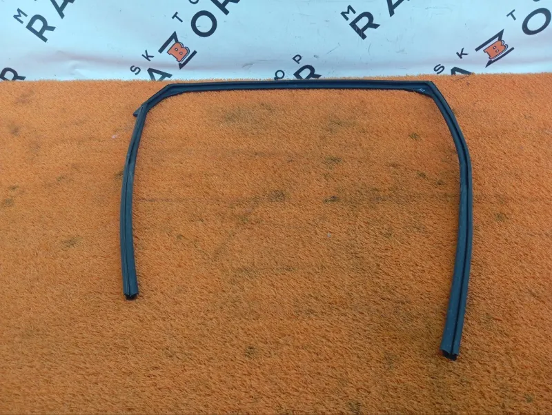 Уплотнитель стекла двери