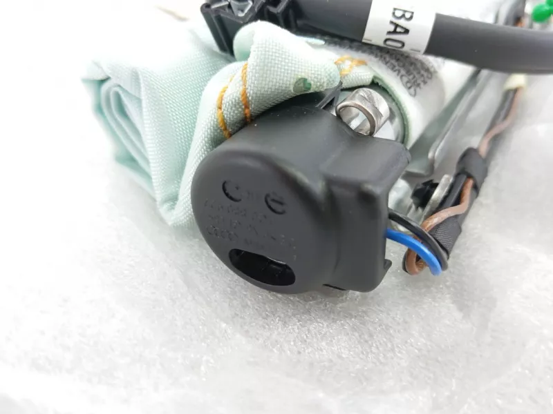 Шторка безопасности Audi A6 2018 4G8880242B C7, правая