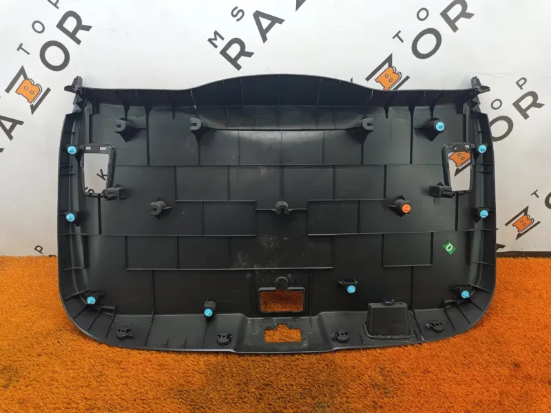 Обшивка двери багажника