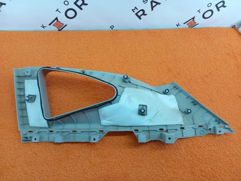 Накладка на стойку кузова