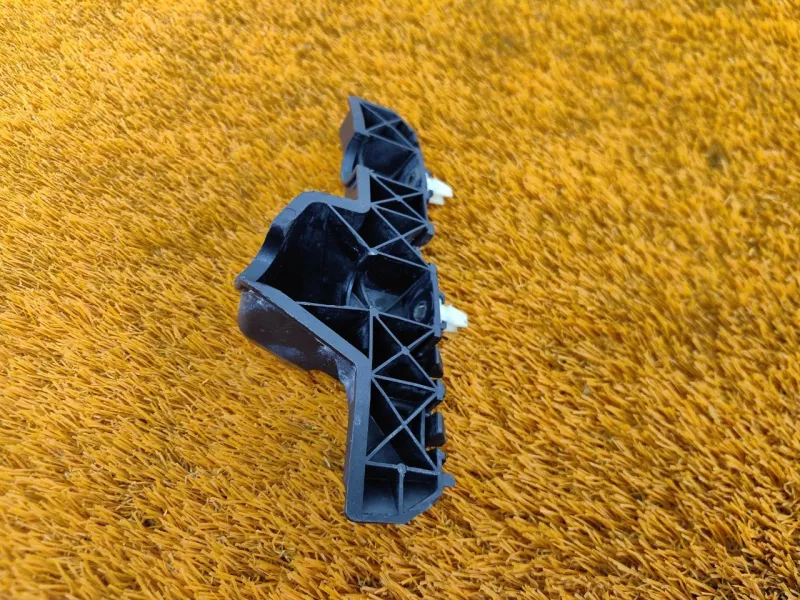 Крепление бампера