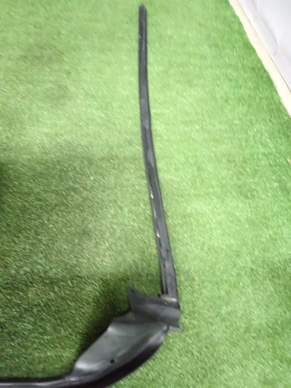 Уплотнитель стекла двери