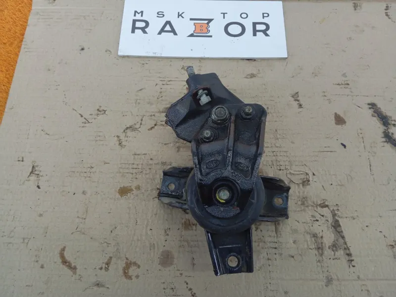 Подушка двигателя