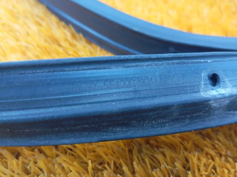 Уплотнитель двери