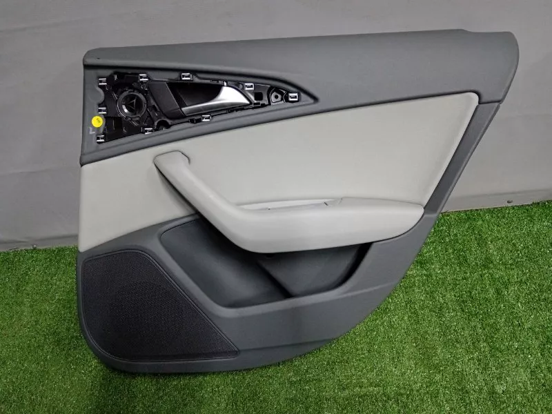 Обшивка двери