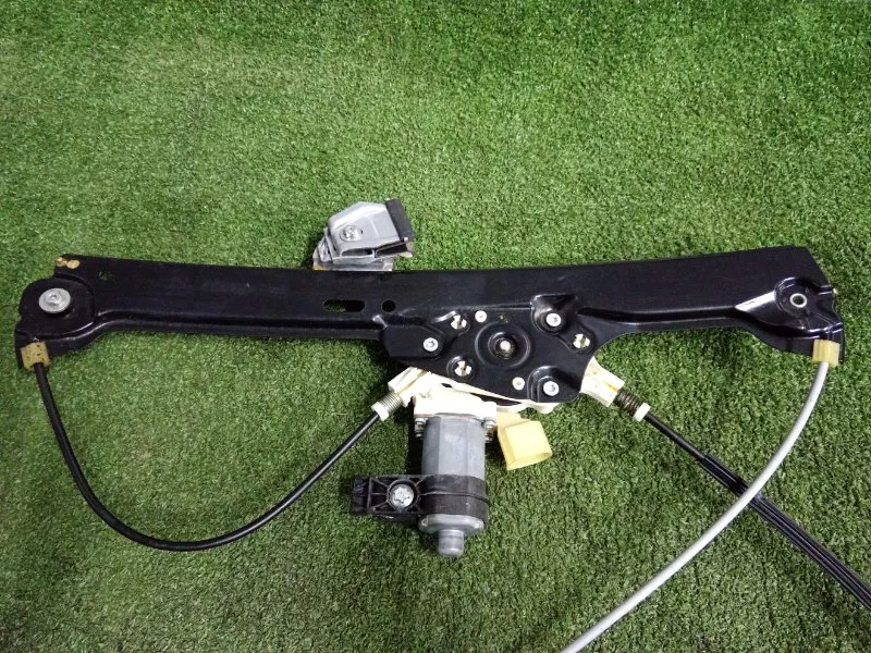 Стеклоподъемник BMW 5-Series 2006 51337184384 E60, передний правый