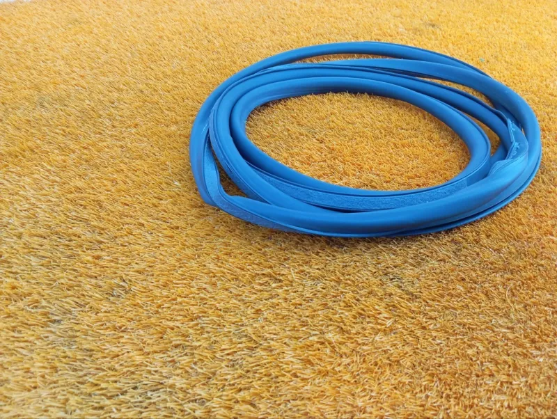 Уплотнитель проема двери