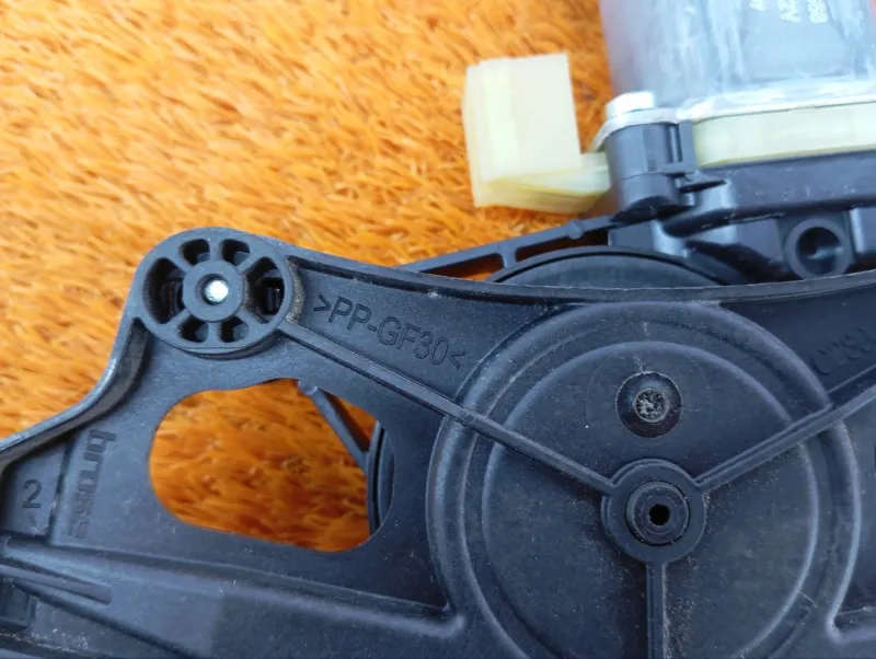 Стеклоподъемник