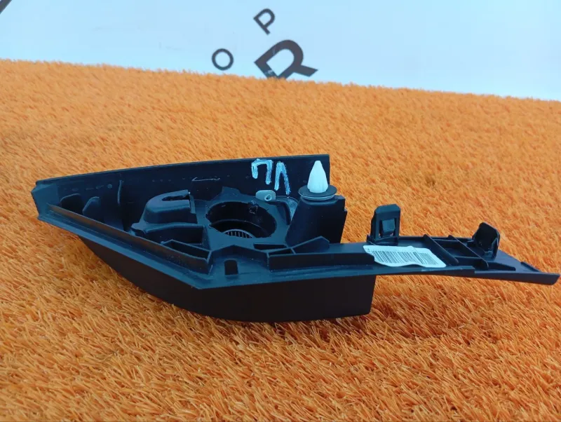 Уголок двери