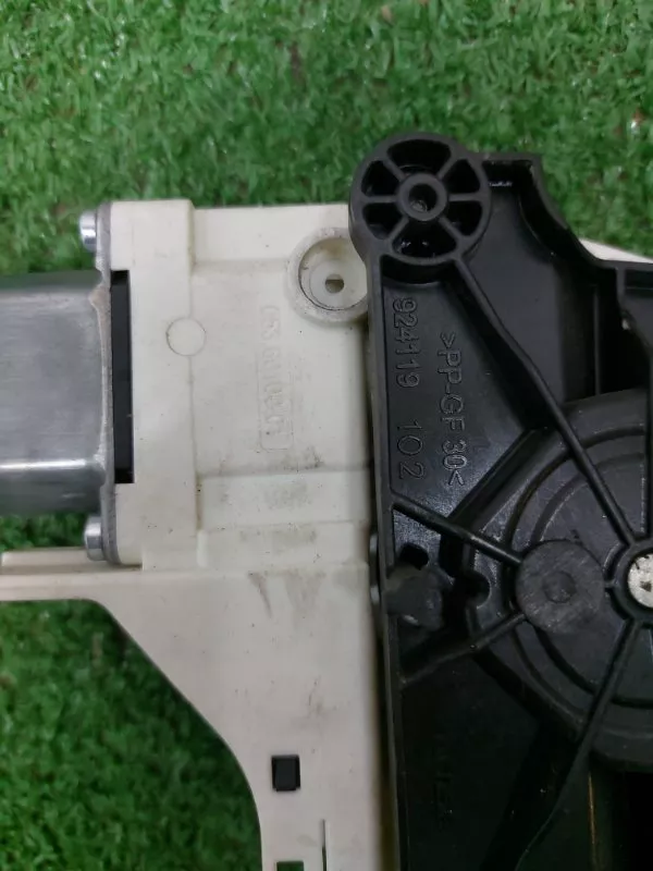 Стеклоподъемник Audi A5 2010 8T8839461 8T, задний левый