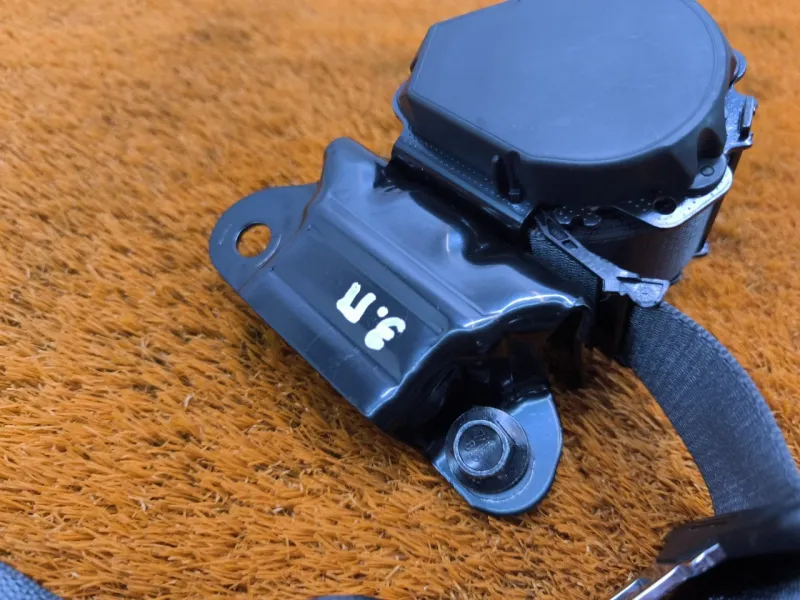 Ремень безопасности