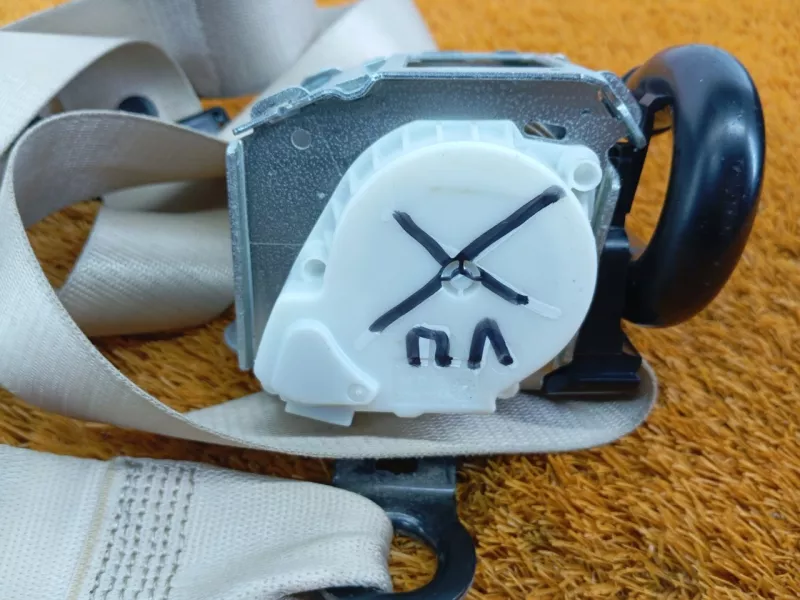 Ремень безопасности