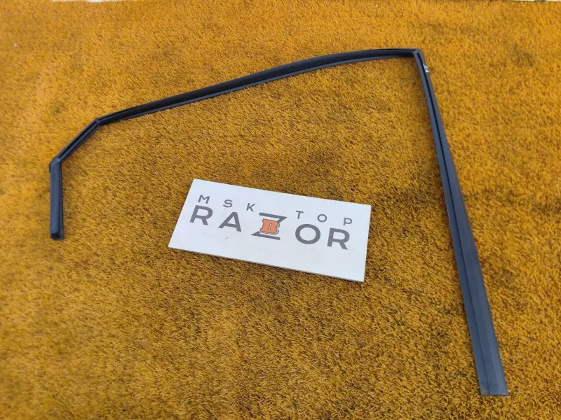 Уплотнитель стекла двери