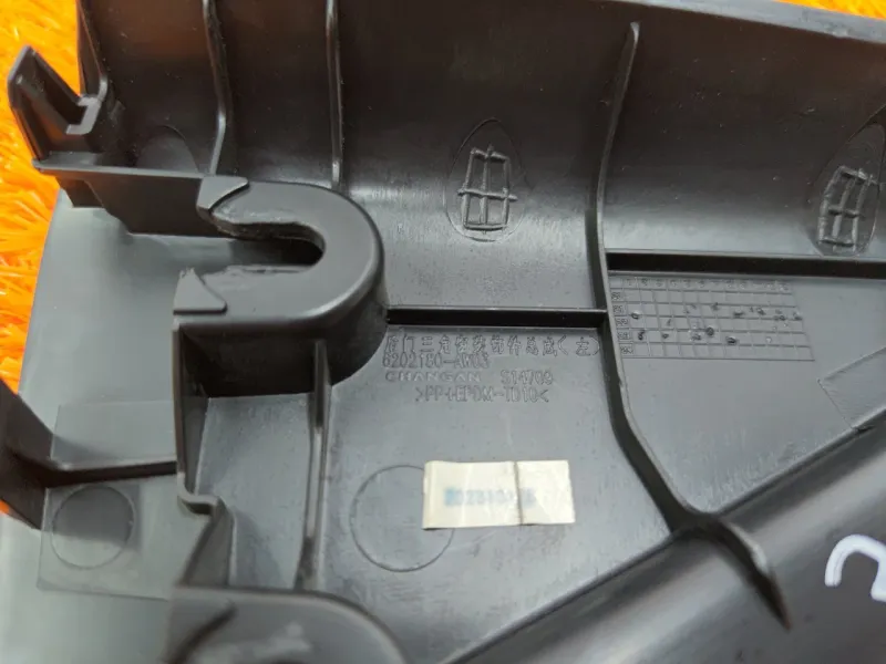 Уголок двери