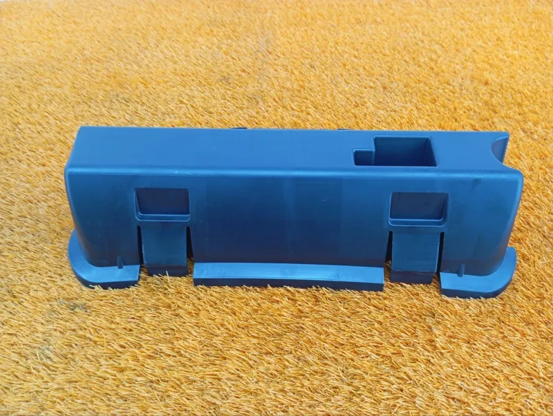 Обшивка крышки багажника