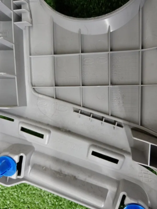 Обшивка центральной стойки