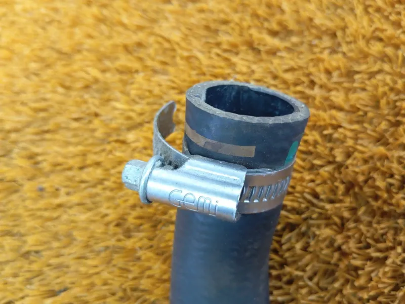 Патрубок радиатора