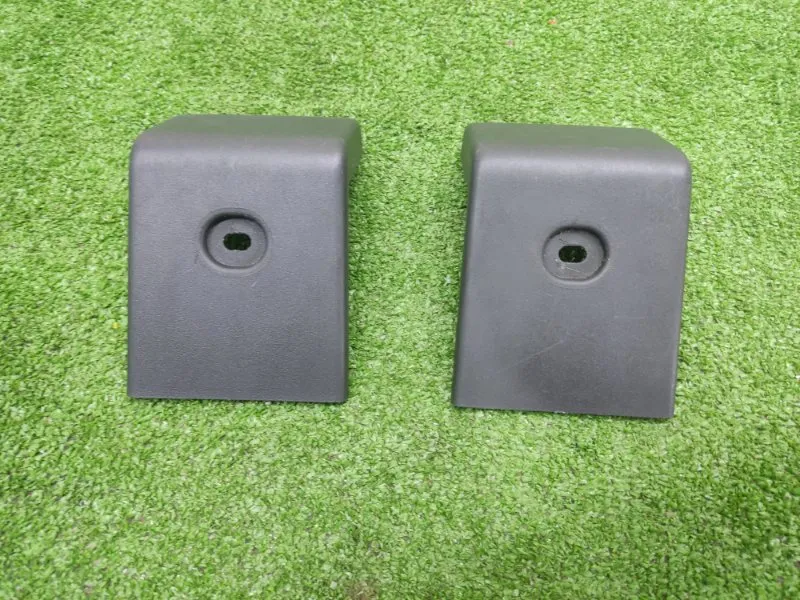 Заглушка крепления сиденья