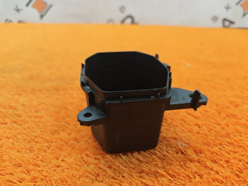 Лоток центральной консоли