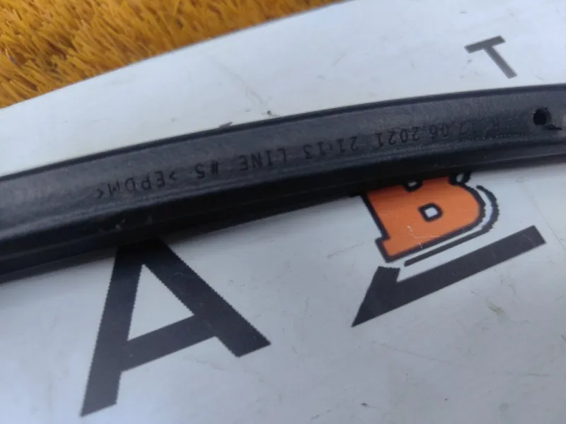 Уплотнитель двери