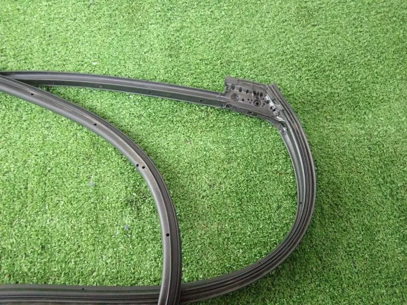 Уплотнитель двери