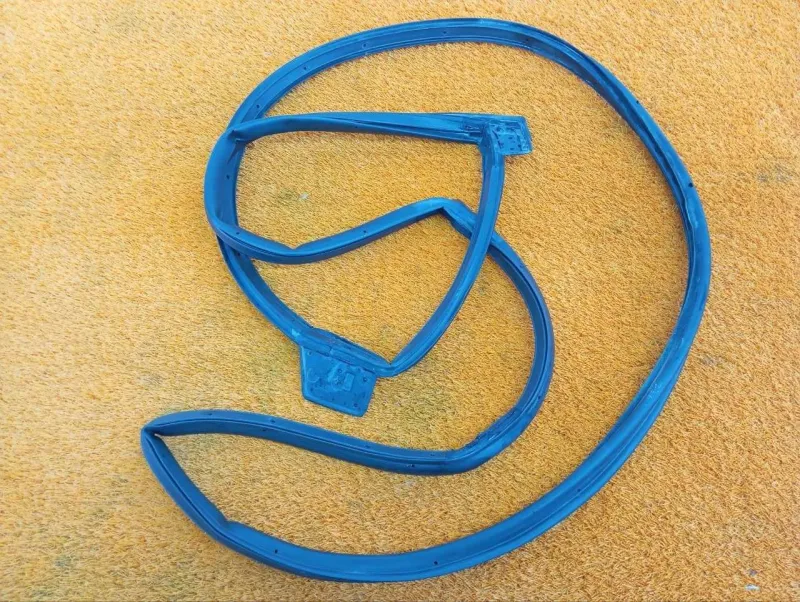 Уплотнитель двери