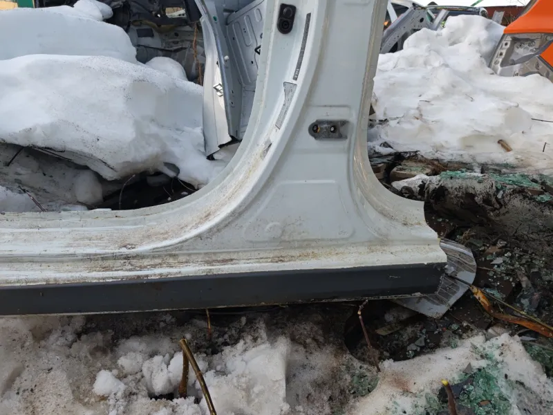 Порог с центральной стойкой