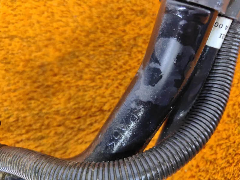 Горловина топливного бака