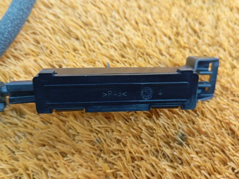 Ручка откидывания заднего сиденья