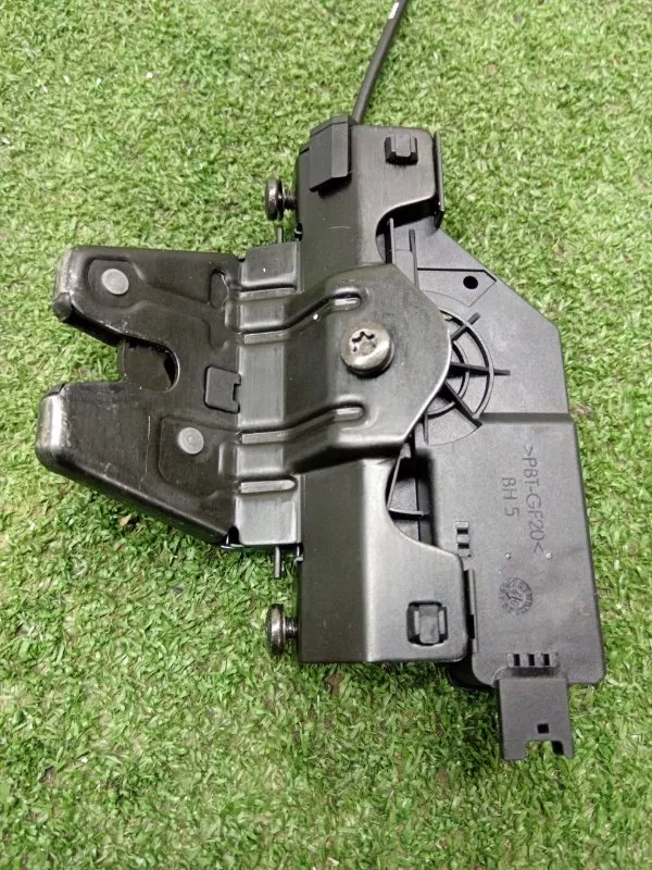 Замок багажника