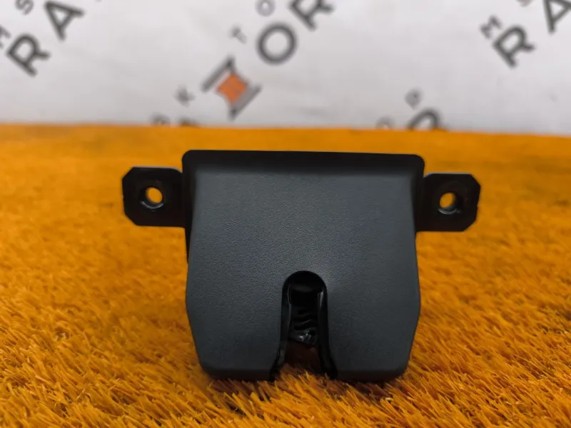 Замок багажника