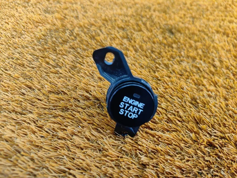 Кнопка запуска двигателя