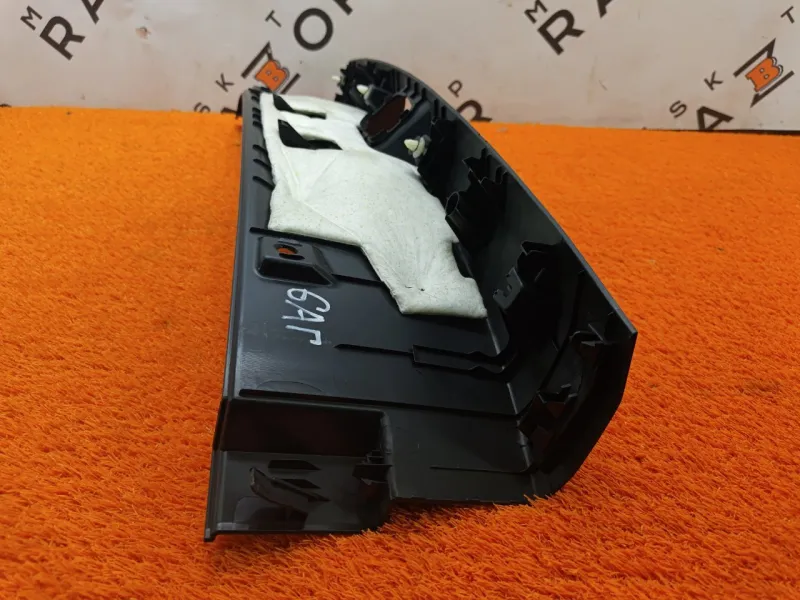 Накладка замка багажника