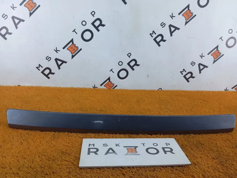 Накладка крышки багажника