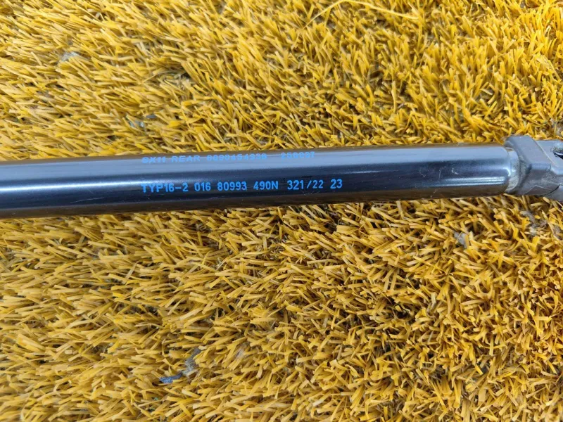 Амортизатор крышки багажника